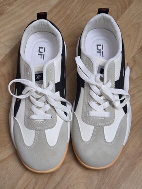 De Florance Vintage Sneaker Women's 9 White Black Suede Chunky Platform NWOT